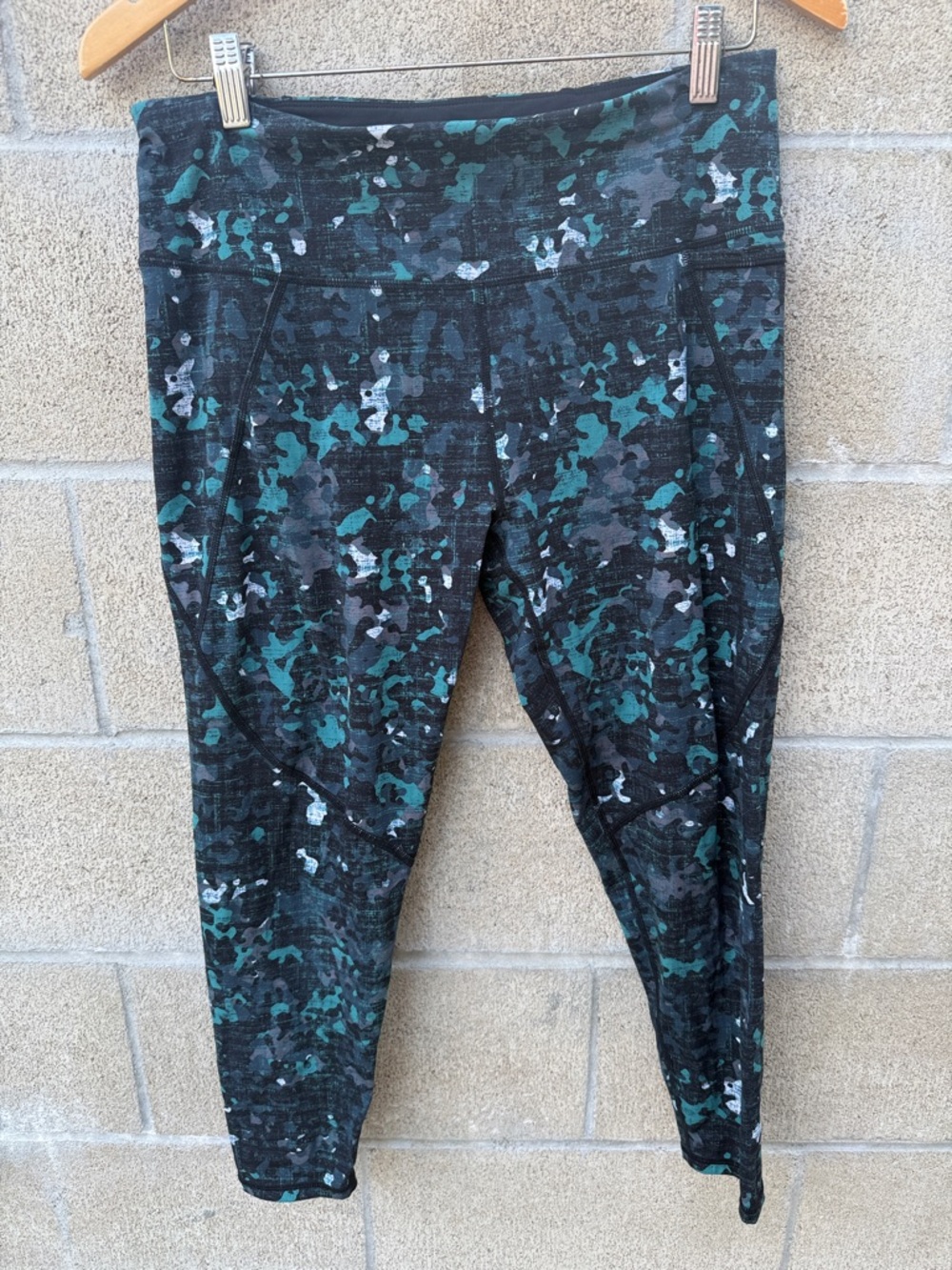 Sweaty Betty Black & Teal Camouflage High-Rise Leggings - Picture 9 of 12